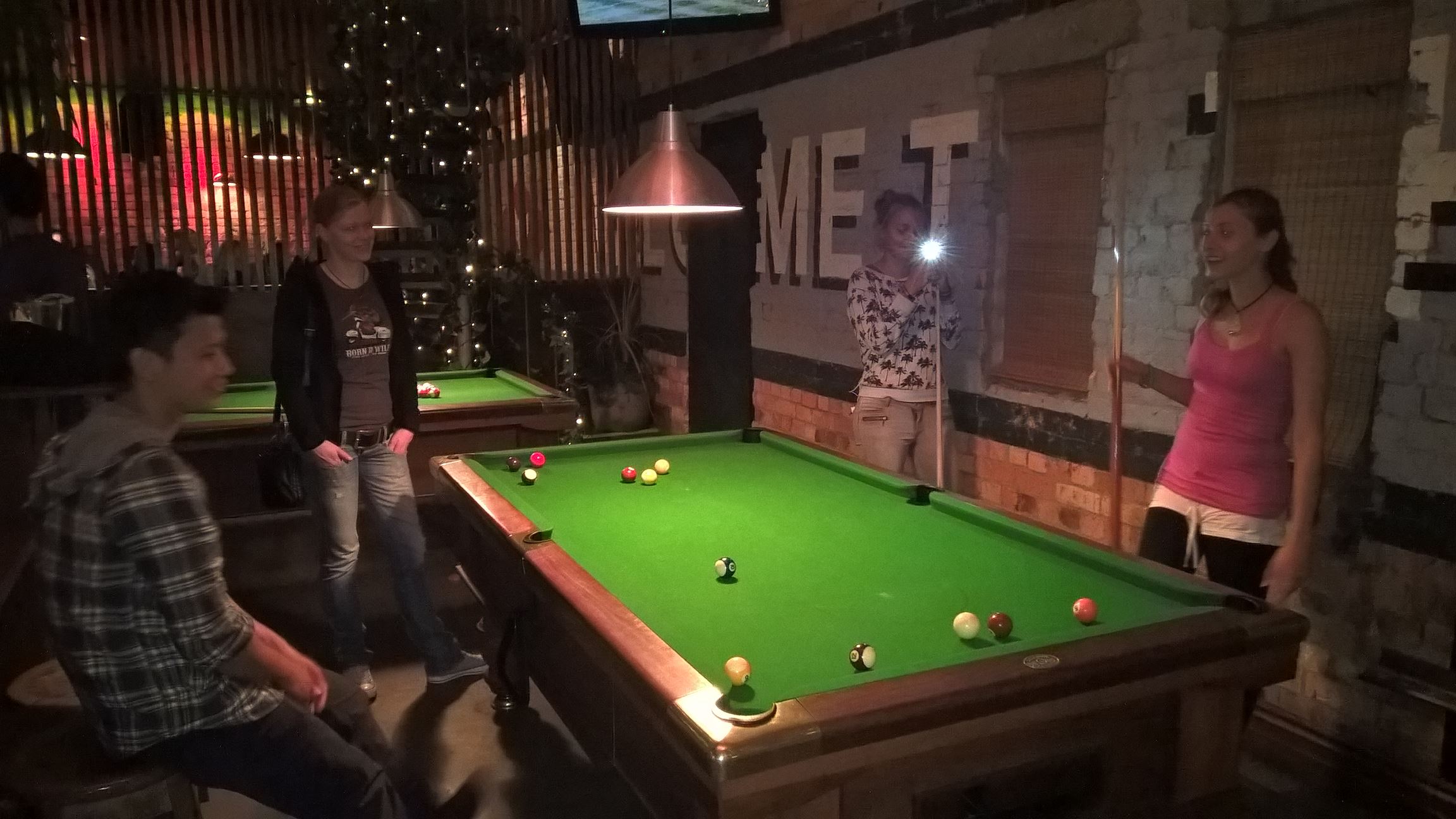 Abschied nehmen bei einer Runde Billiard